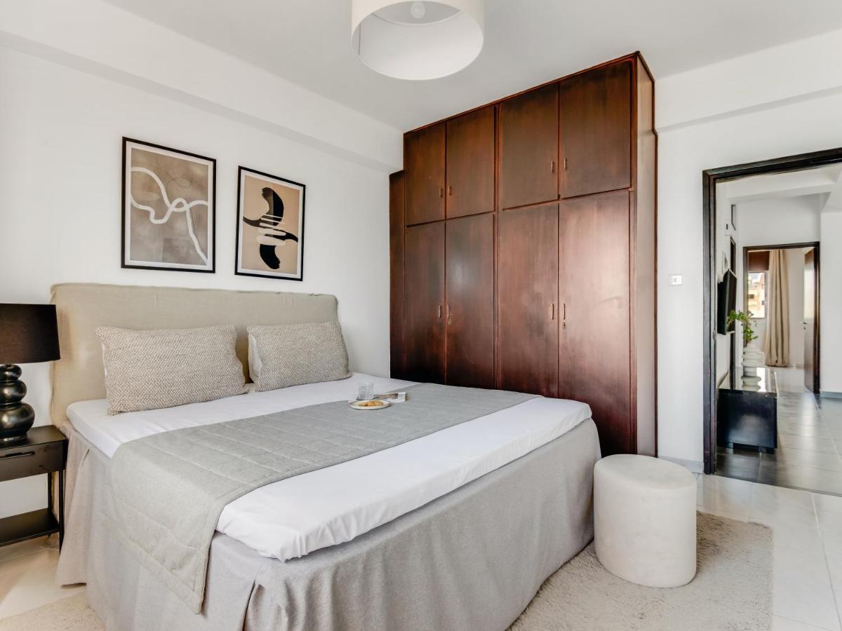 Sanders Kanika Sea Forum - Adorable 2-Bedroom Apartment With Sea View Лімасол Екстер'єр фото
