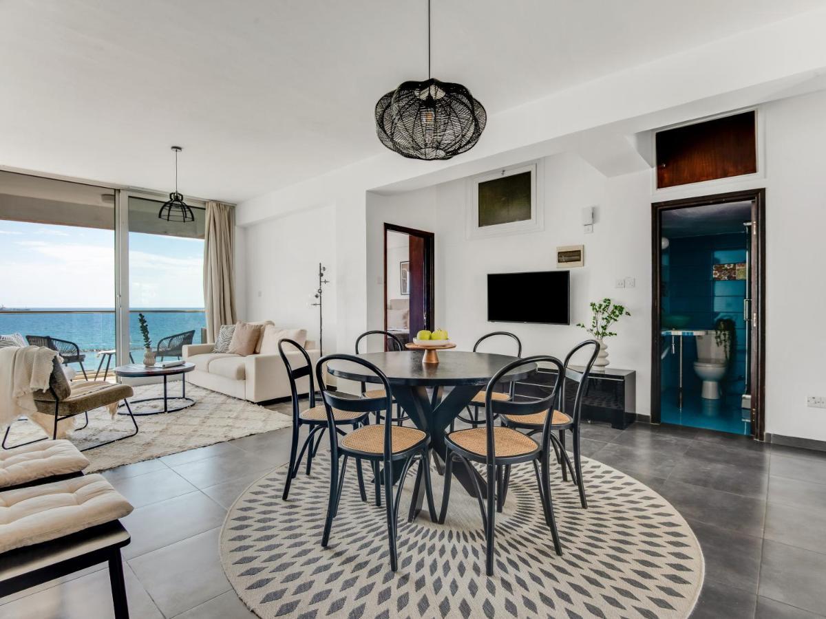 Sanders Kanika Sea Forum - Adorable 2-Bedroom Apartment With Sea View Лімасол Екстер'єр фото